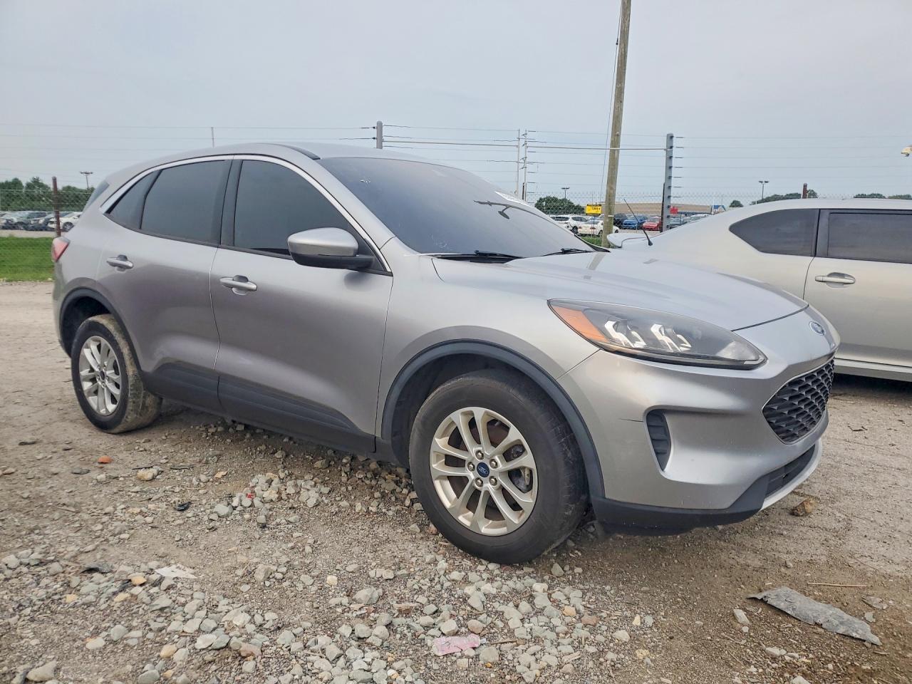 2021 Ford Escape Se Серебряный vin: 1FMCU9G67MUA42904
