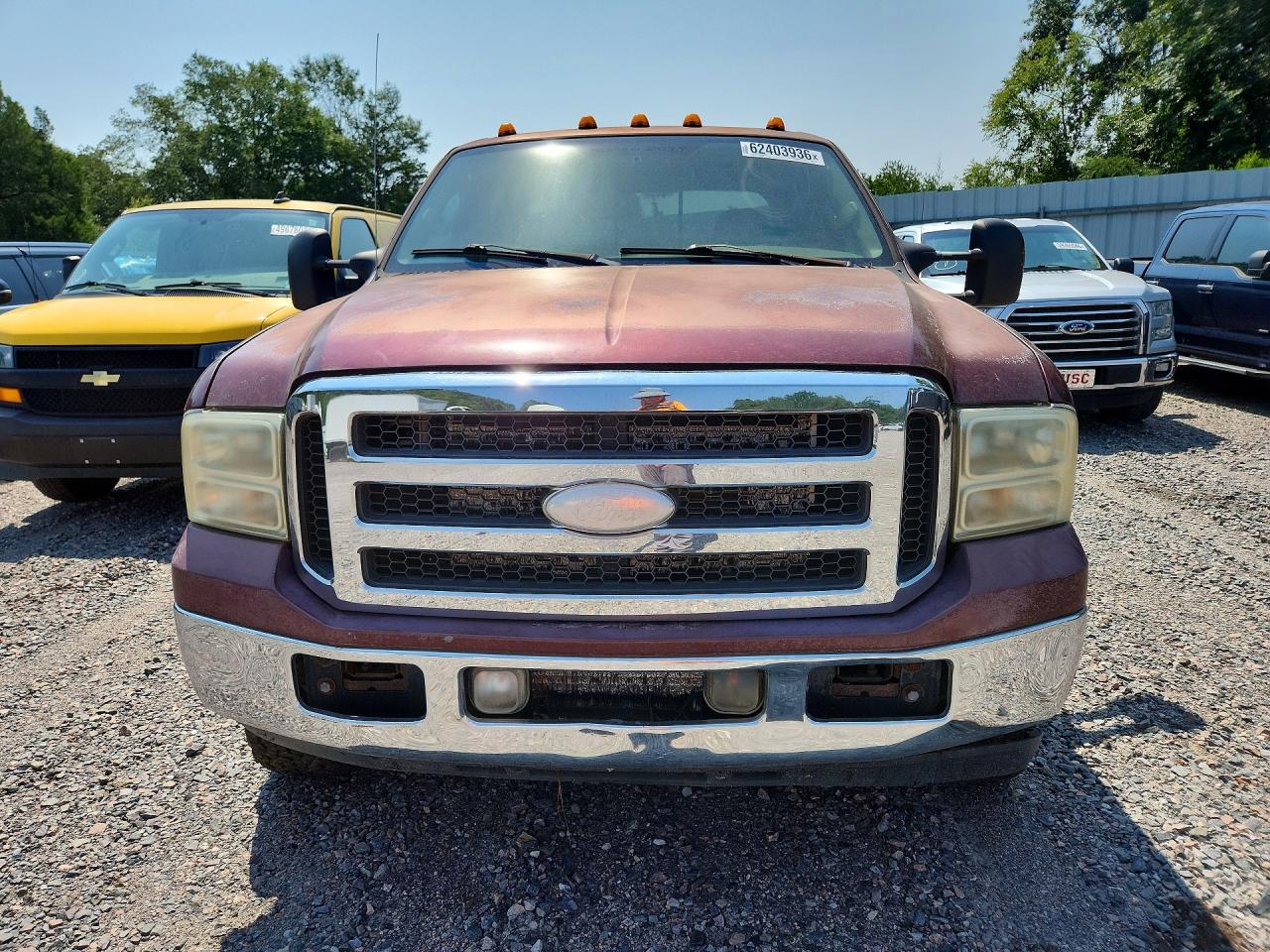 2005 Ford F350 Super Duty Maroon vin: 1FTWW33P45EA64491