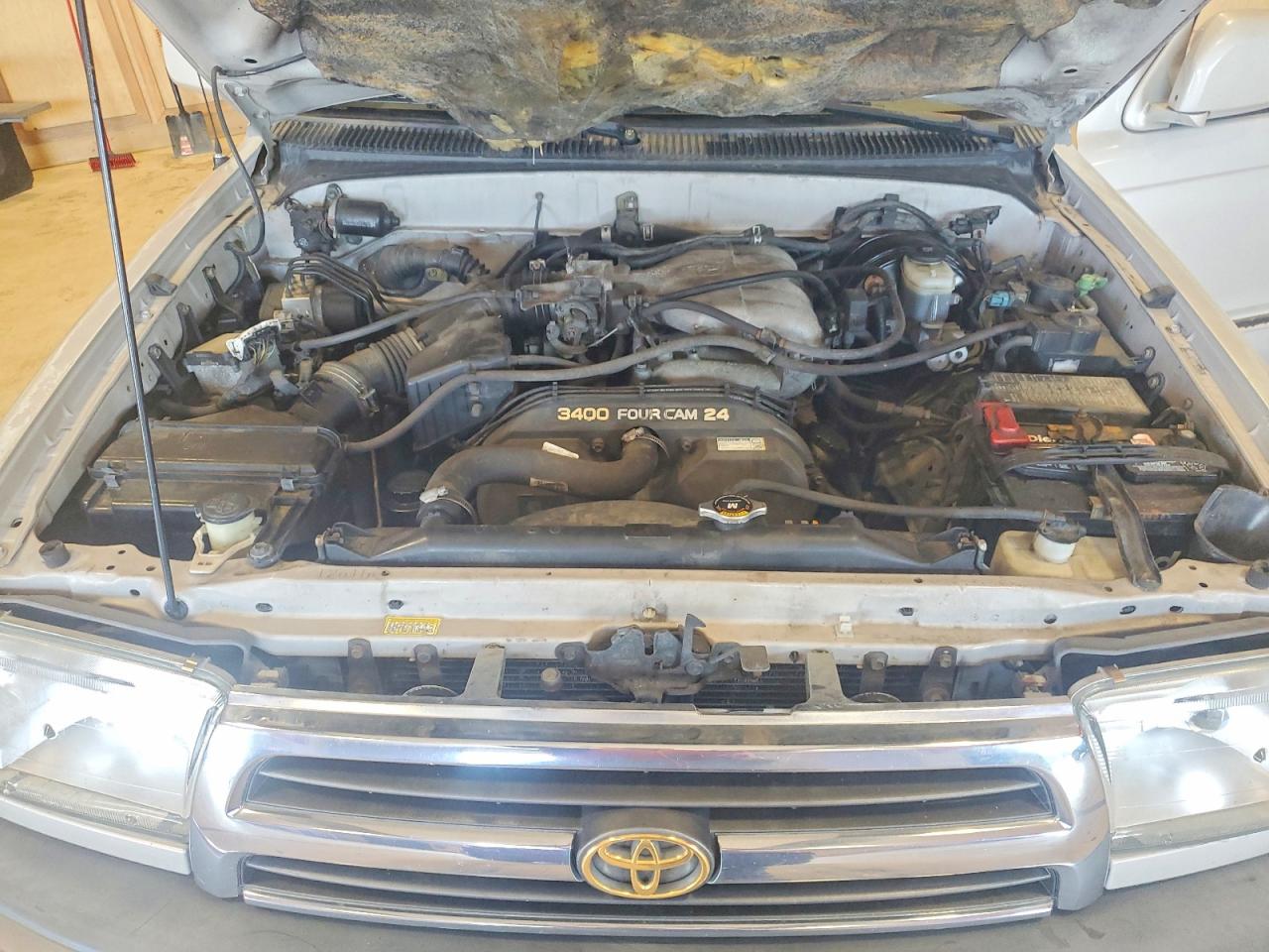 2000 Toyota 4runner Sr5 Серебряный vin: JT3GN86R3Y0142234