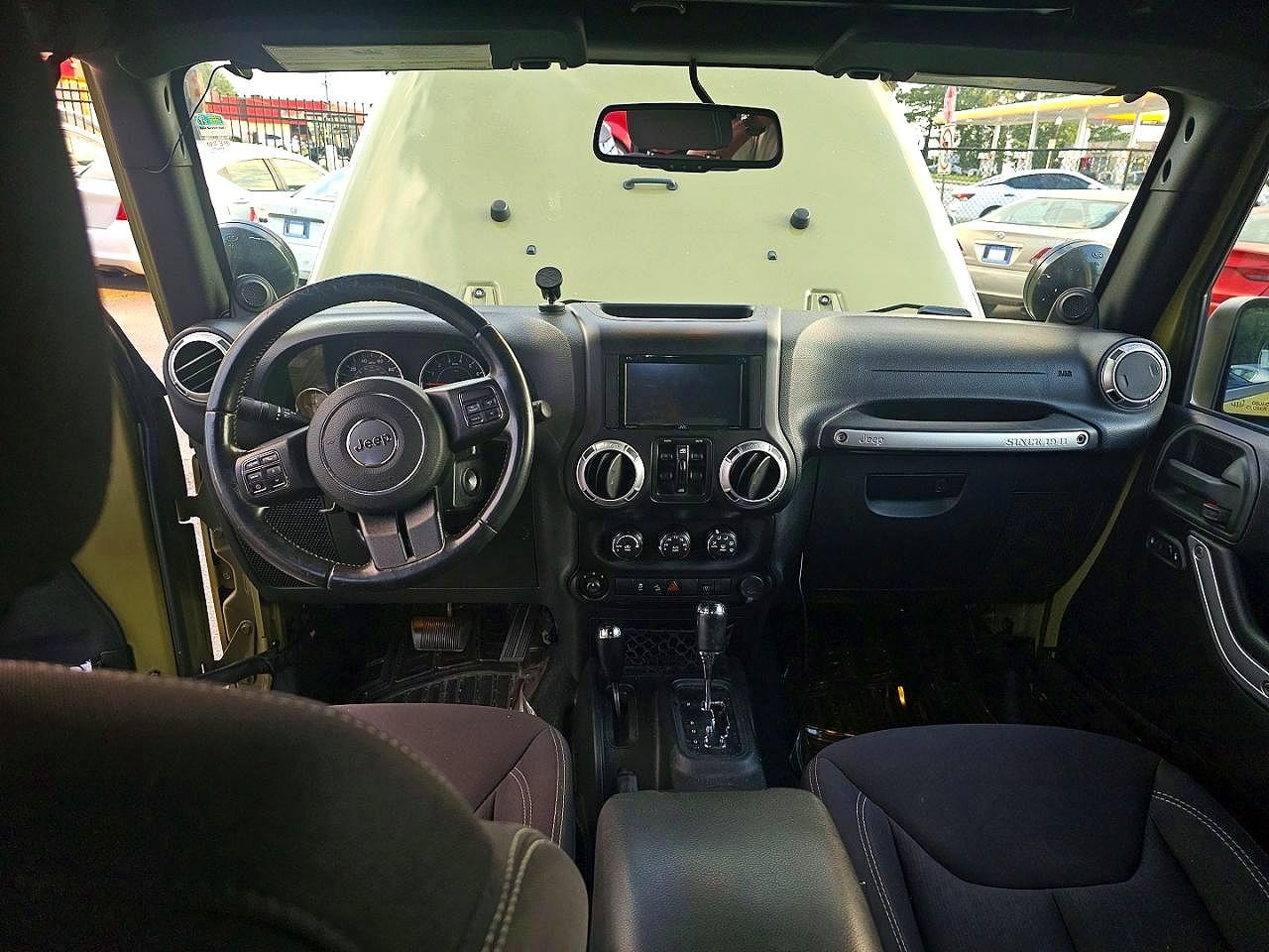 2013 Jeep Wrangler Unlimited Sahara Green vin: 1C4BJWEG9DL531328