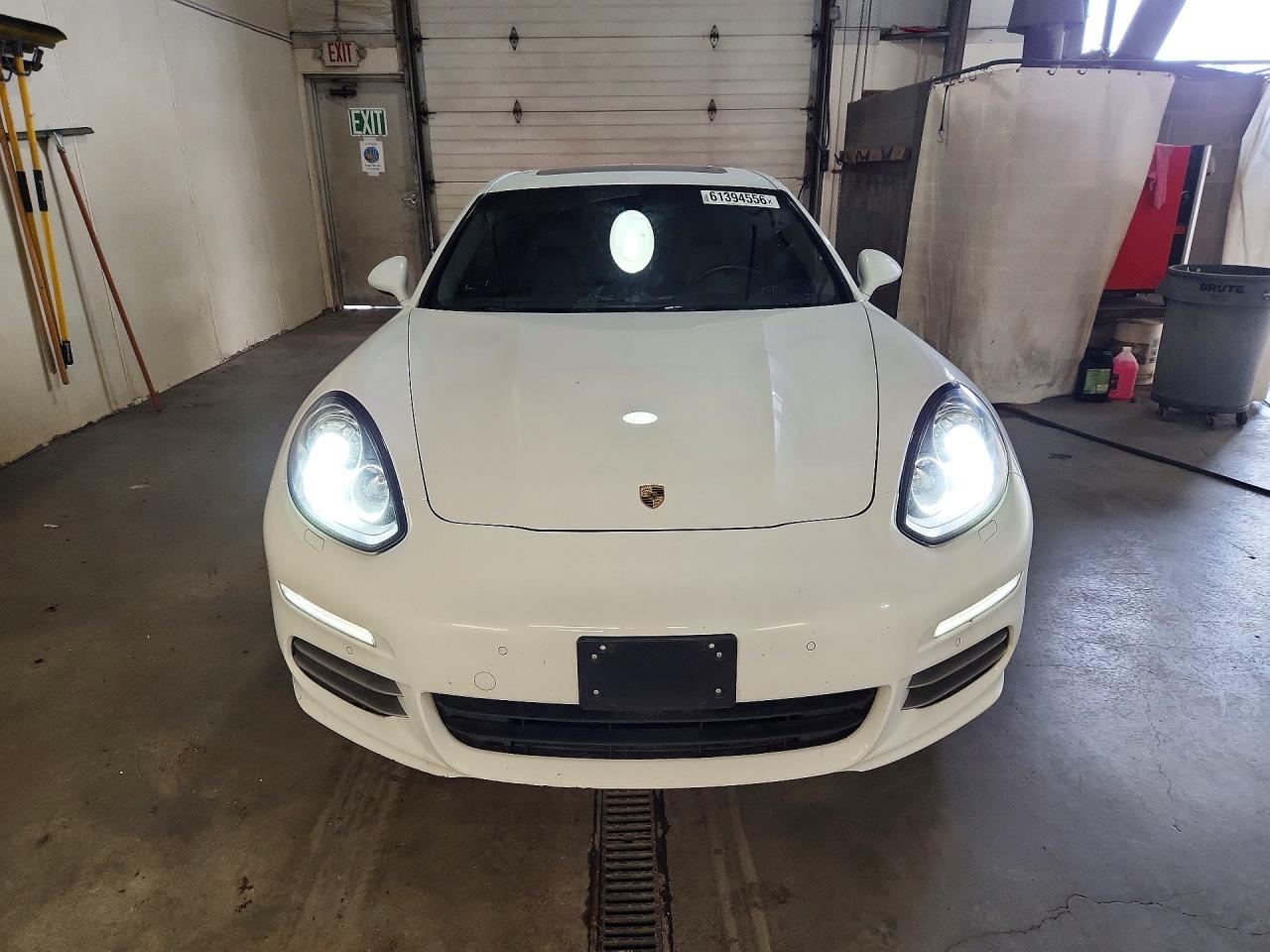 2014 Porsche Panamera 2 White vin: WP0AA2A76EL007467
