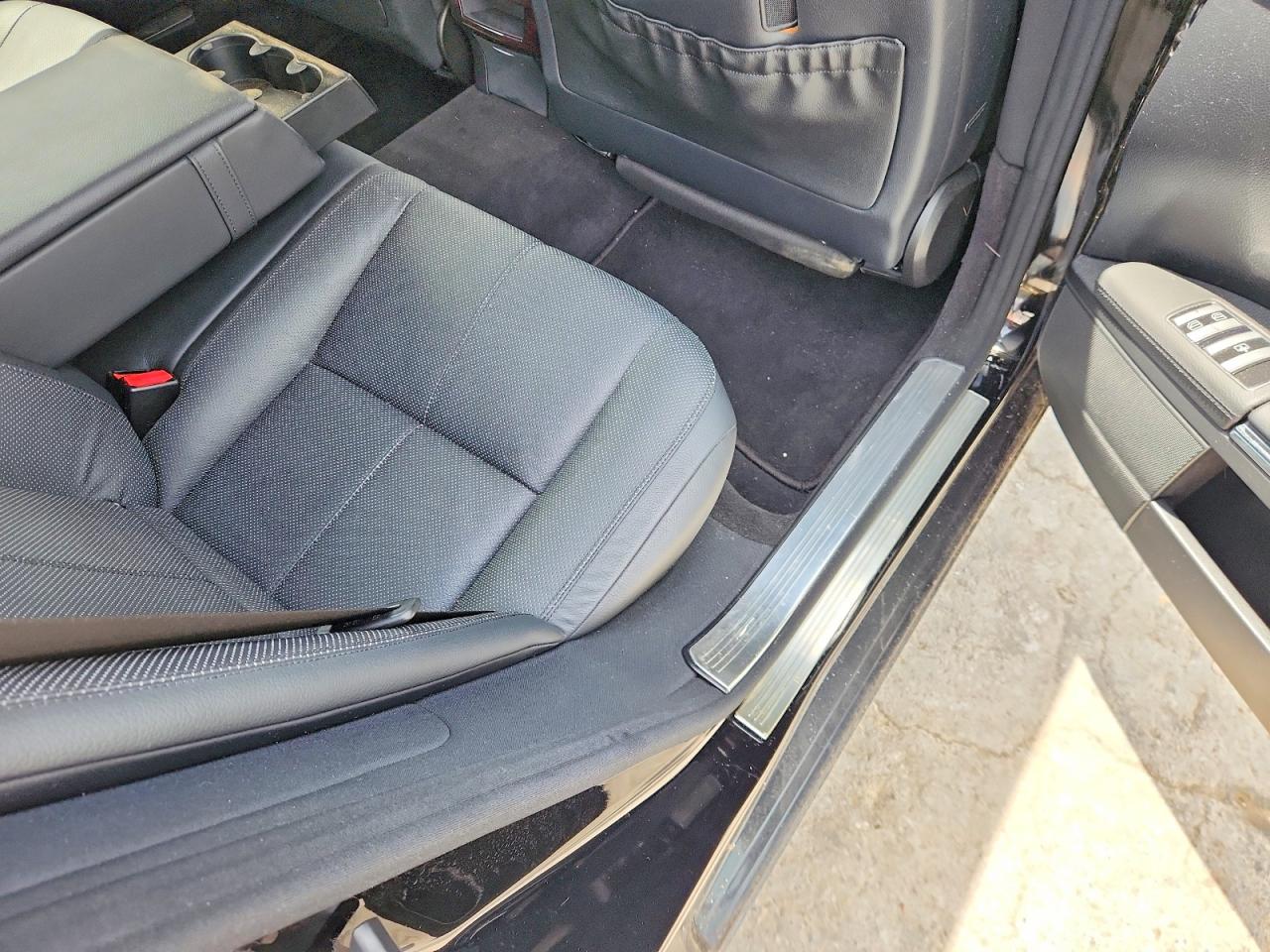 2007 Mercedes-benz S 550 Black vin: WDDNG71XX7A058083
