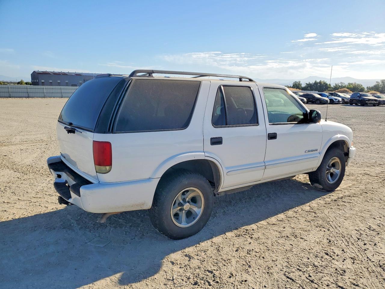 2004 Chevrolet Blazer Белый vin: 1GNCS13X54K105222