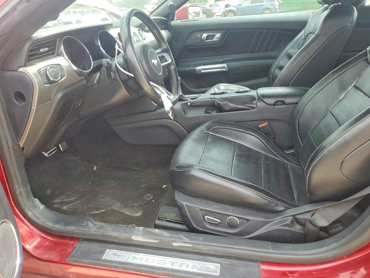 2015 Ford Mustang Red vin: 1FA6P8TH2F5317706