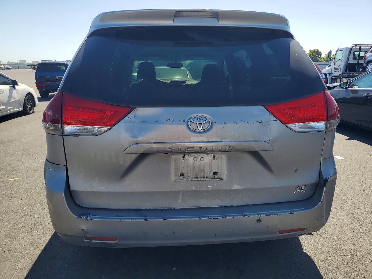 2014 Toyota Sienna Le Silver vin: 5TDJK3DCXES077807