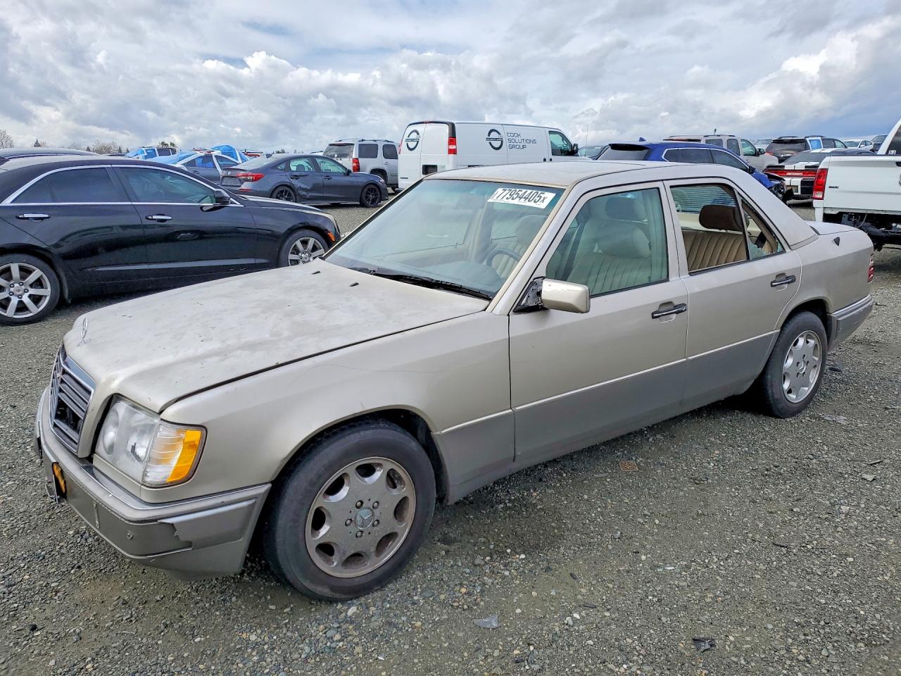 1995 Mercedes-benz E 300d Tan vin: WDBEB31E0SC072165