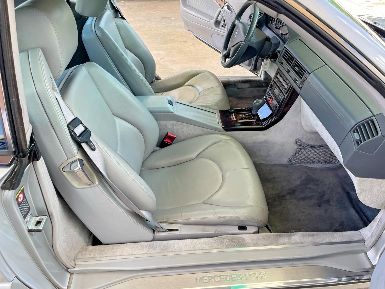 2000 Mercedes-benz Sl 500 Silver vin: WDBFA68F7YF191586