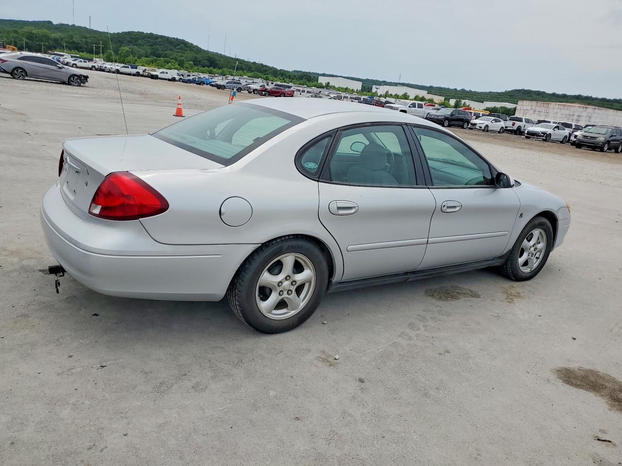 2002 Ford Taurus Ses Silver vin: 1FAFP55252G248483