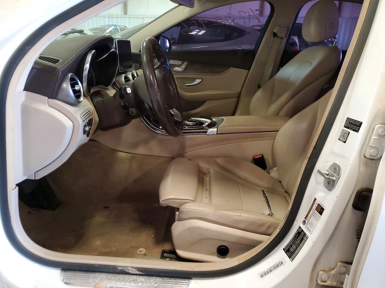 2015 Mercedes-benz C 300 4matic White vin: 55SWF4KB9FU009237