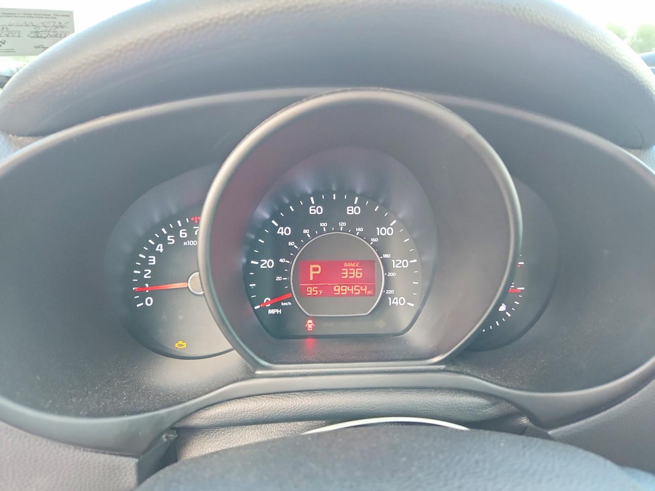 2016 Kia Soul Base White vin: KNDJN2A25G7288326