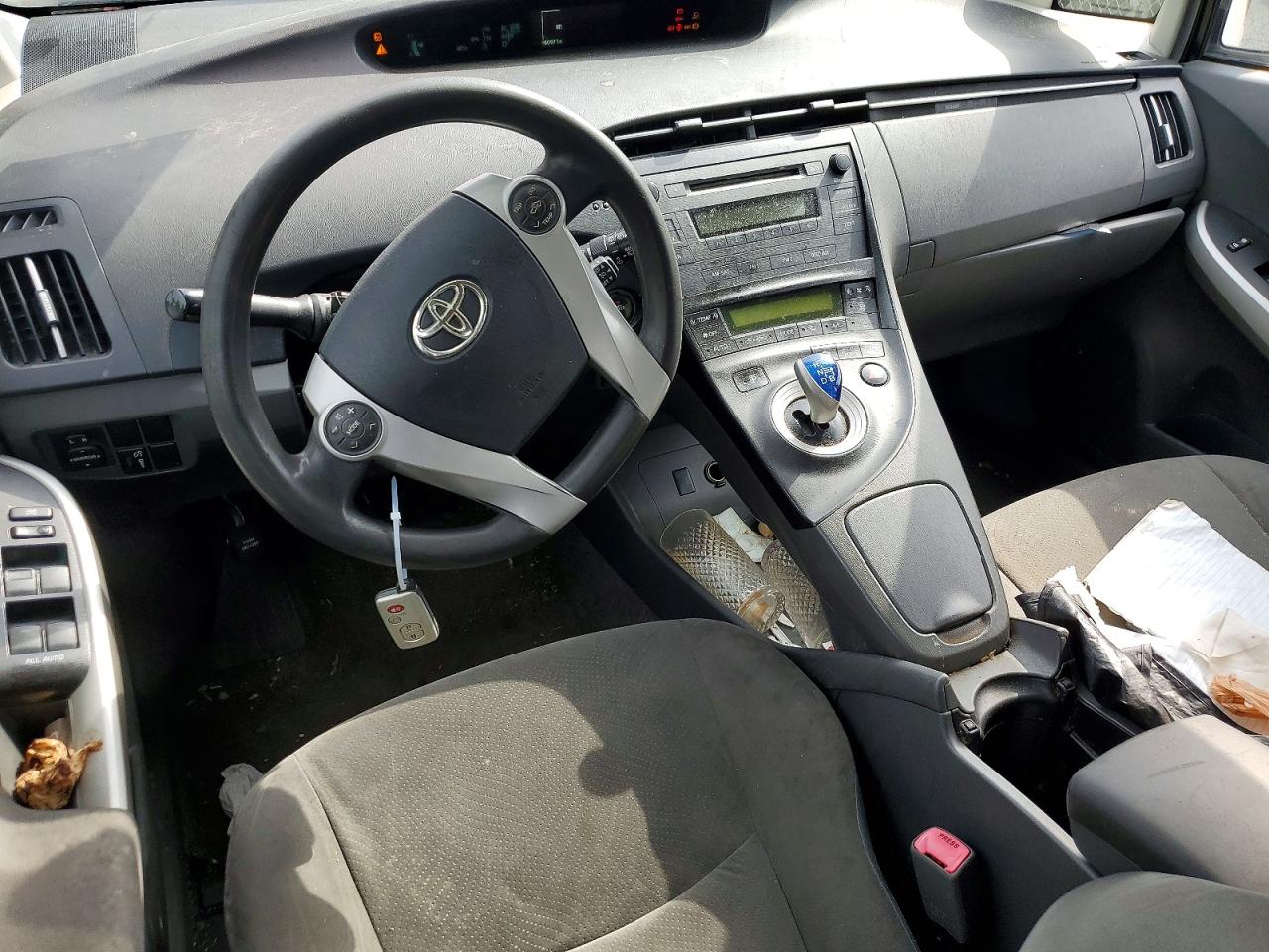 2011 Toyota Prius Two Белый vin: JTDKN3DU9B0296485