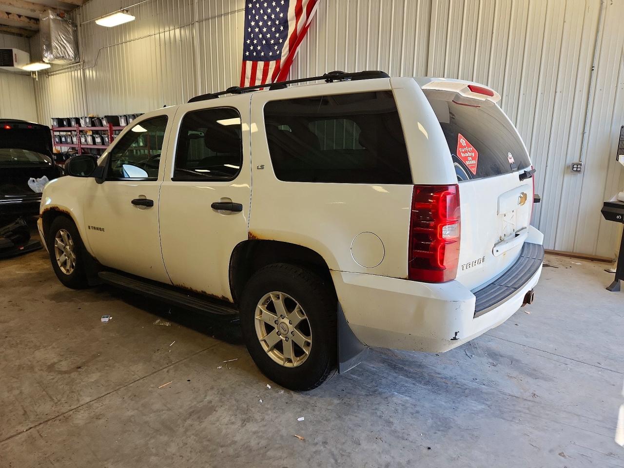 2007 Chevrolet Tahoe K1500 White vin: 1GNFK130X7J138520
