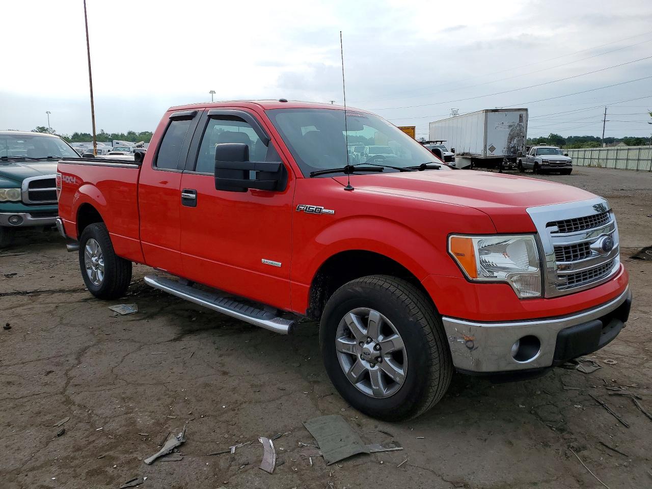 2013 Ford F150 Super Cab Red vin: 1FTFX1ET5DFA44853