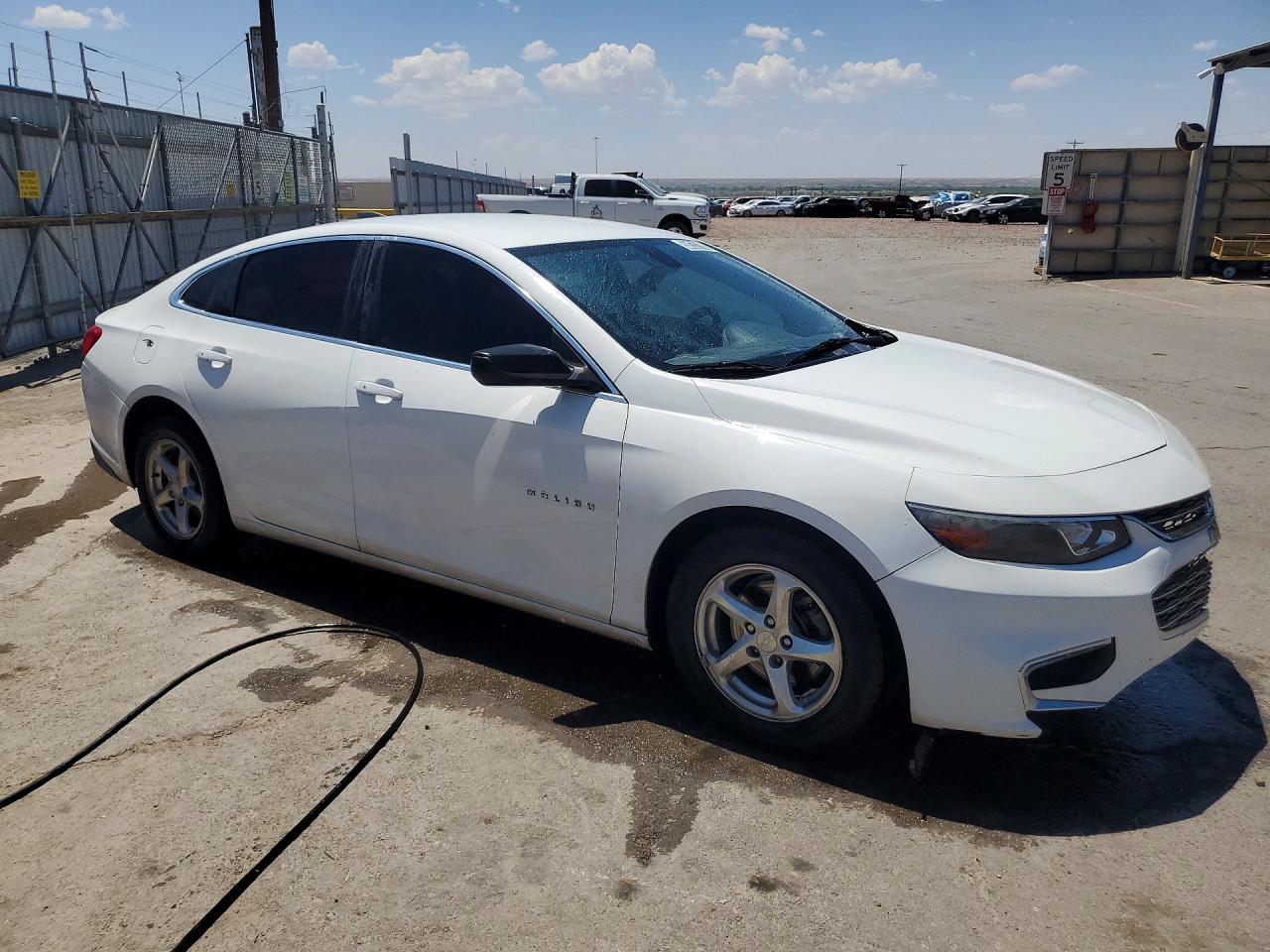 2018 Chevrolet Malibu Ls Белый vin: 1G1ZB5ST6JF104621