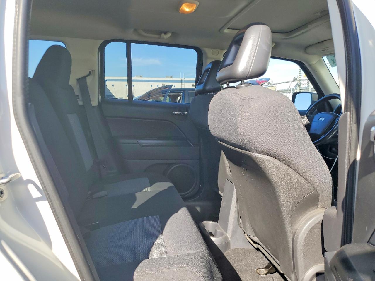 2009 Jeep Patriot Sport White vin: 1J4FT28B49D154214
