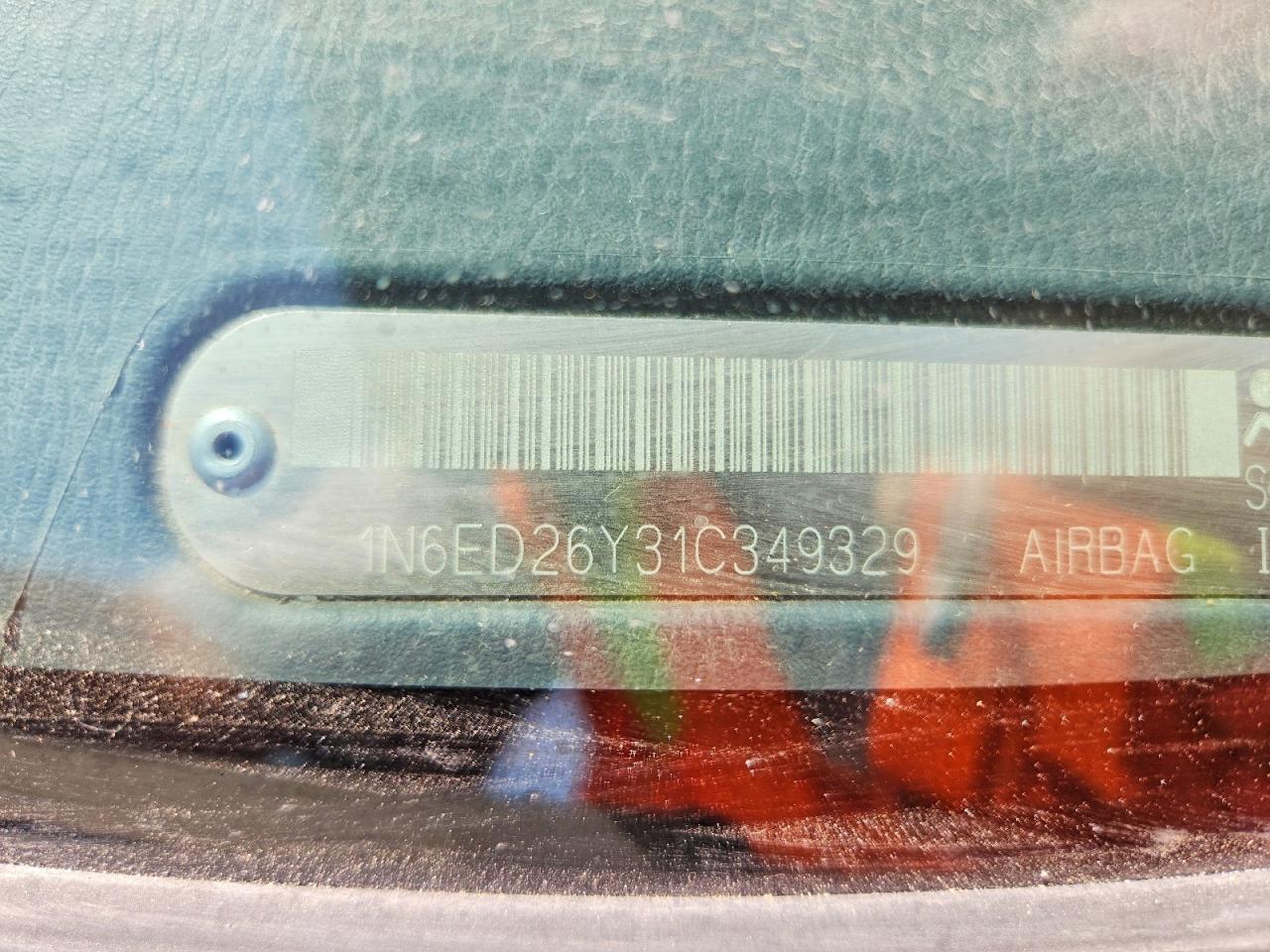 2001 Nissan Frontier Красный vin: 1N6ED26Y31C349329