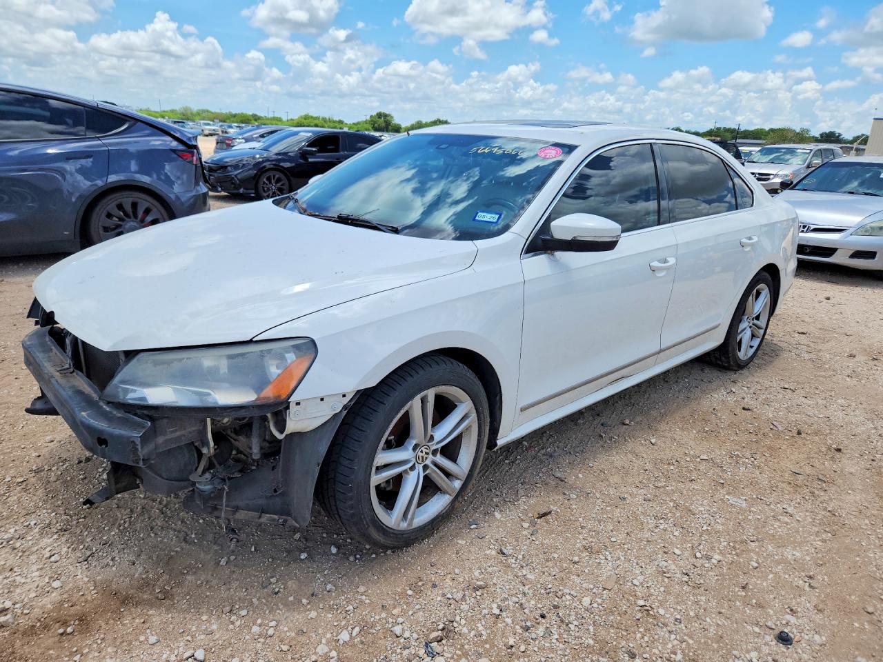 2015 Volkswagen Passat Se Белый vin: 1VWBS7A3XFC026629