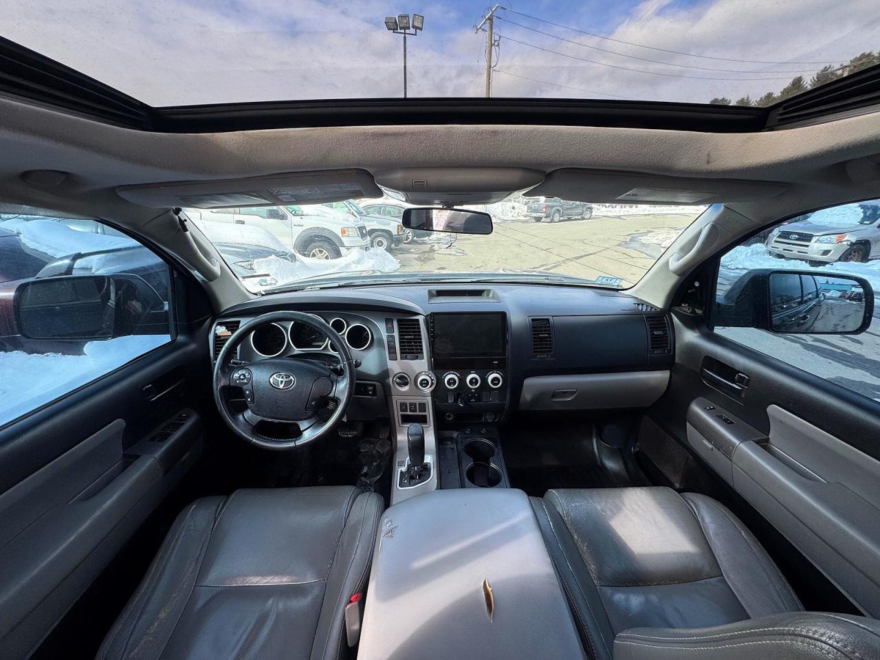 2012 Toyota Sequoia Sr5 Gray vin: 5TDBM5G17CS002449