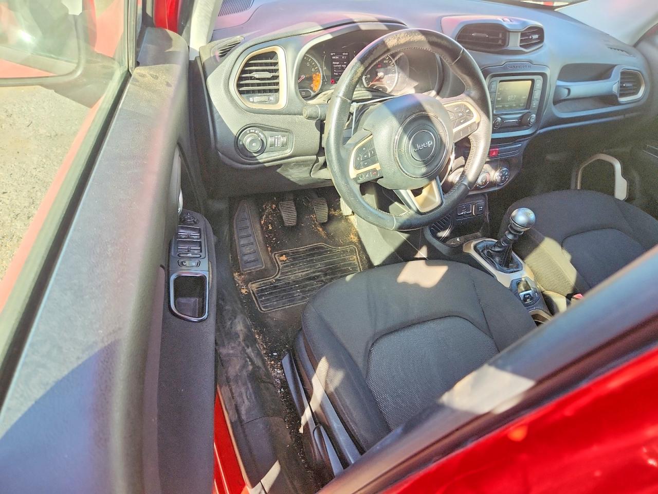 2015 Jeep Renegade Latitude Red vin: ZACCJABH9FPB50260