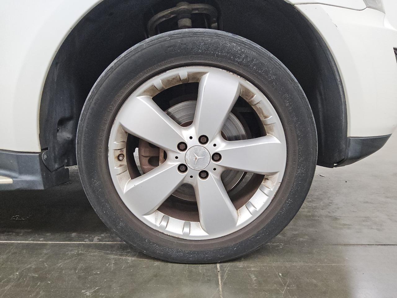 2009 Mercedes-benz Ml 350 White vin: 4JGBB86E99A515148 Damage: Left Rear Wheel, Curb Rash, > 12 Inches