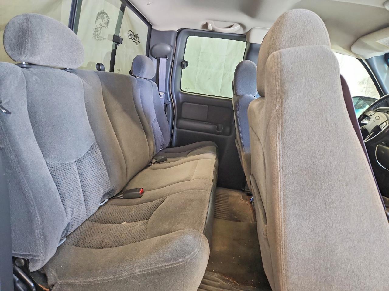 2005 Chevrolet Silverado K1500 White vin: 1GCEK19B25E159283