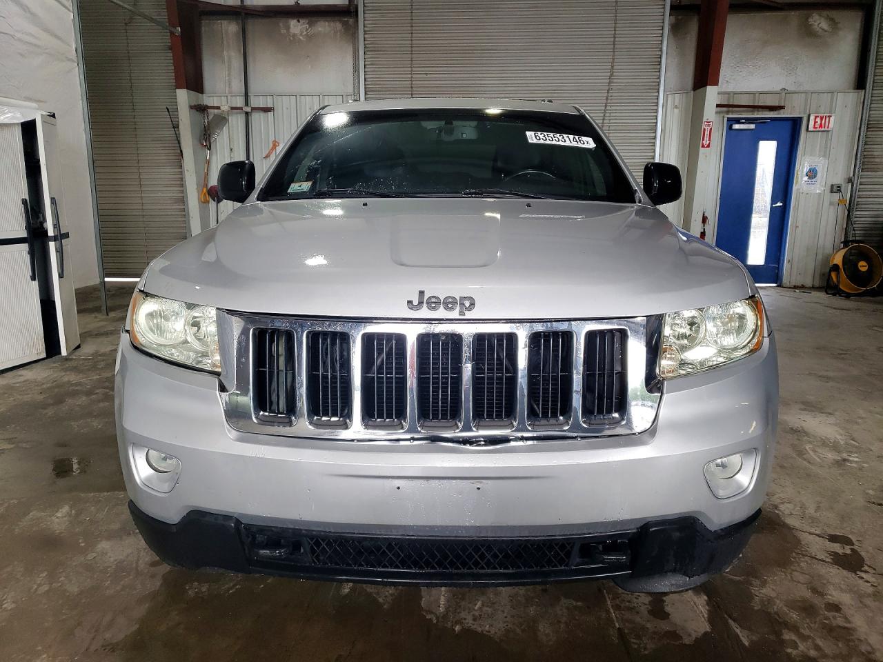 2011 Jeep Grand Cherokee Laredo Серебряный vin: 1J4RR4GG2BC543157