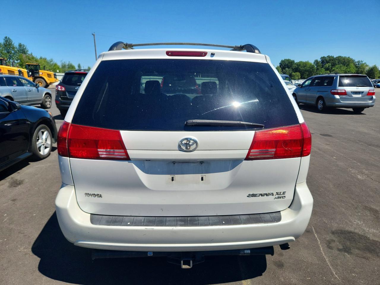 2004 Toyota Sienna Xle 7 Passenger White vin: 5TDBA22CX4S020252