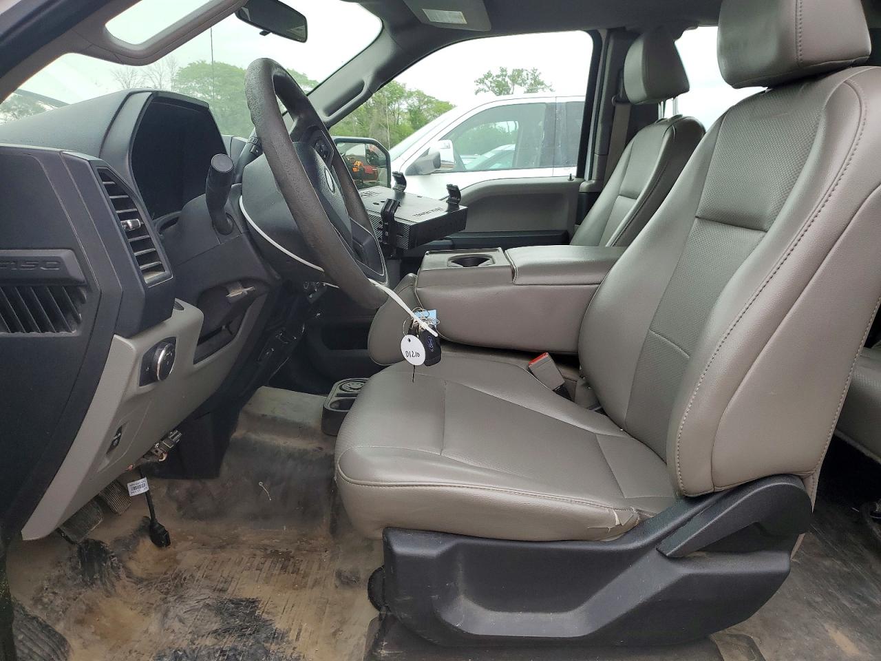 2019 Ford F150 Super Cab White vin: 1FTFX1E50KKD84515