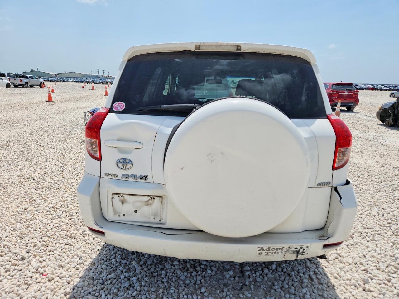 2008 Toyota Rav4 Base White vin: JTMBK33V985043746
