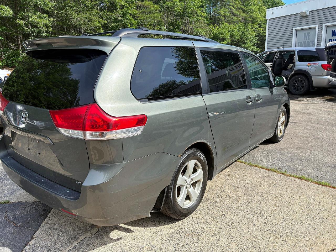 2012 Toyota Sienna Le Blue vin: 5TDKK3DC8CS240357