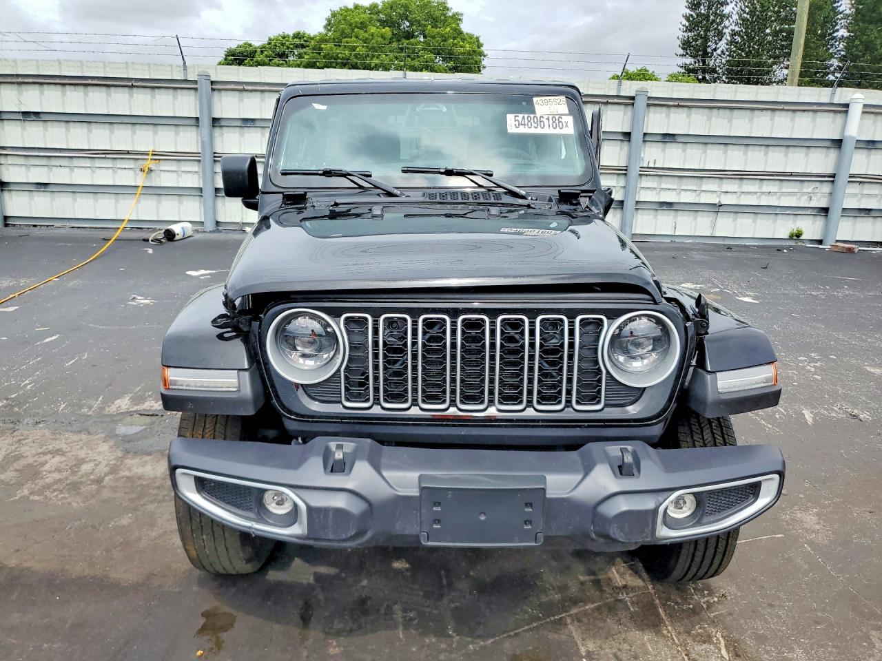 2025 Jeep Wrangler Sahara Черный vin: 1C4PJXEN8SW644242