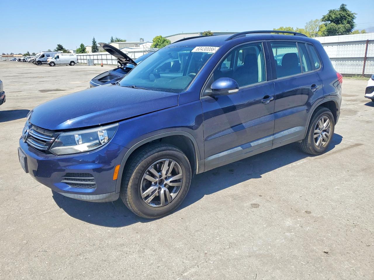 2015 Volkswagen Tiguan S Синий vin: WVGAV7AX6FW524233