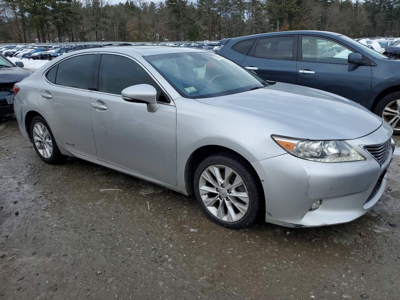 2014 Lexus Es 300h Silver vin: JTHBW1GG6E2052842
