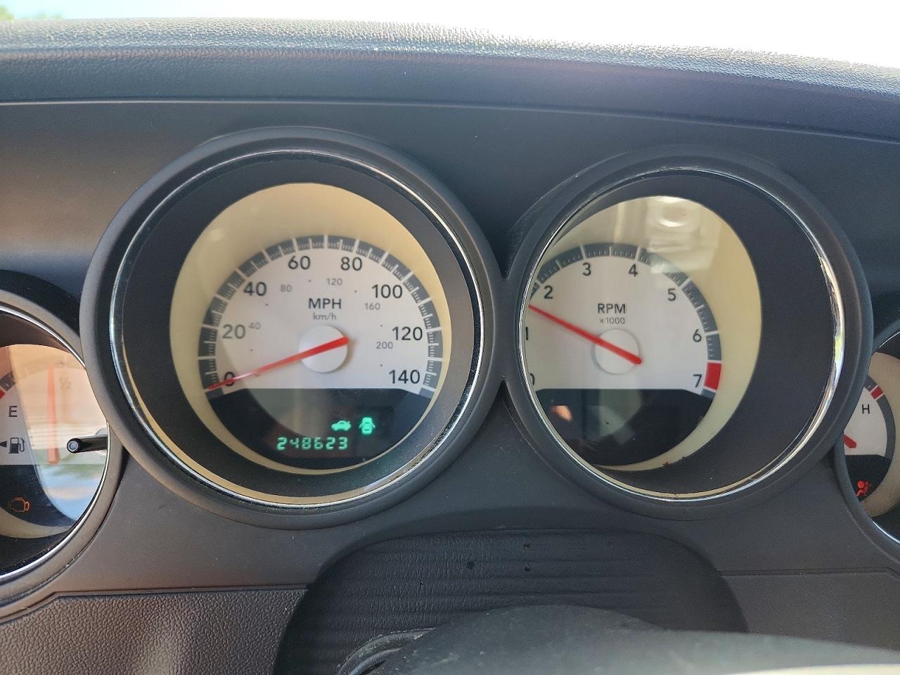 2009 Dodge Challenger Se Серебряный vin: 2B3LJ44VX9H589561