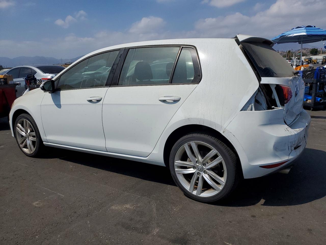 2015 Volkswagen Golf White vin: 3VW217AUXFM066137