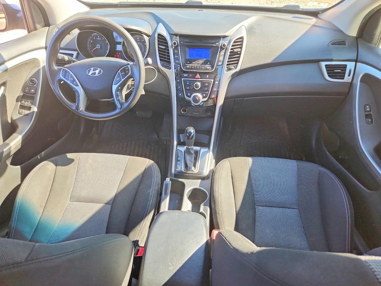 2014 Hyundai Elantra Gt Base Silver vin: KMHD35LH0EU166800