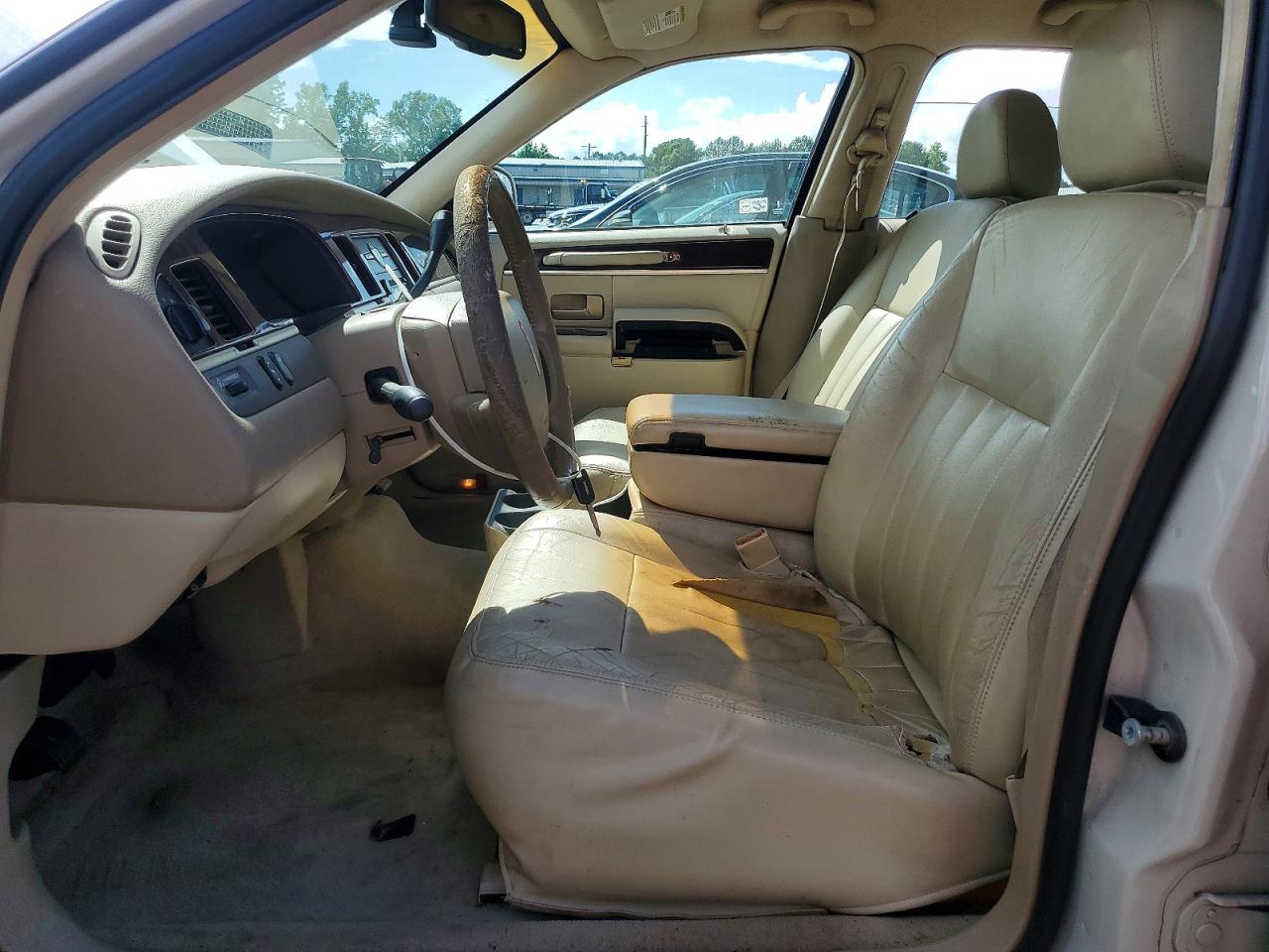 2006 Lincoln Town Car Signature Two Tone vin: 1LNHM81V76Y626893