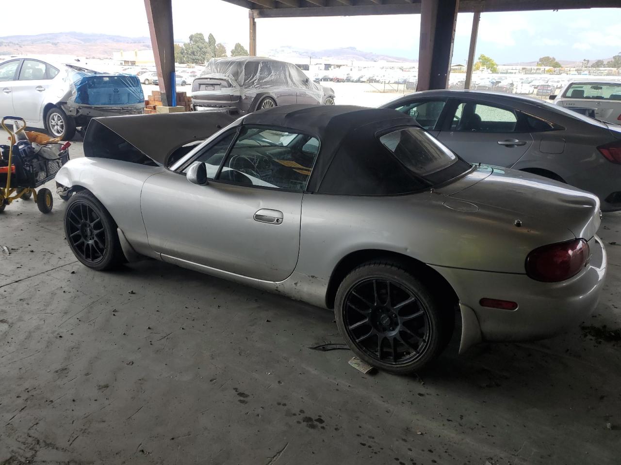 2005 Mazda Mx-5 Miata Base Silver vin: JM1NB353750413044