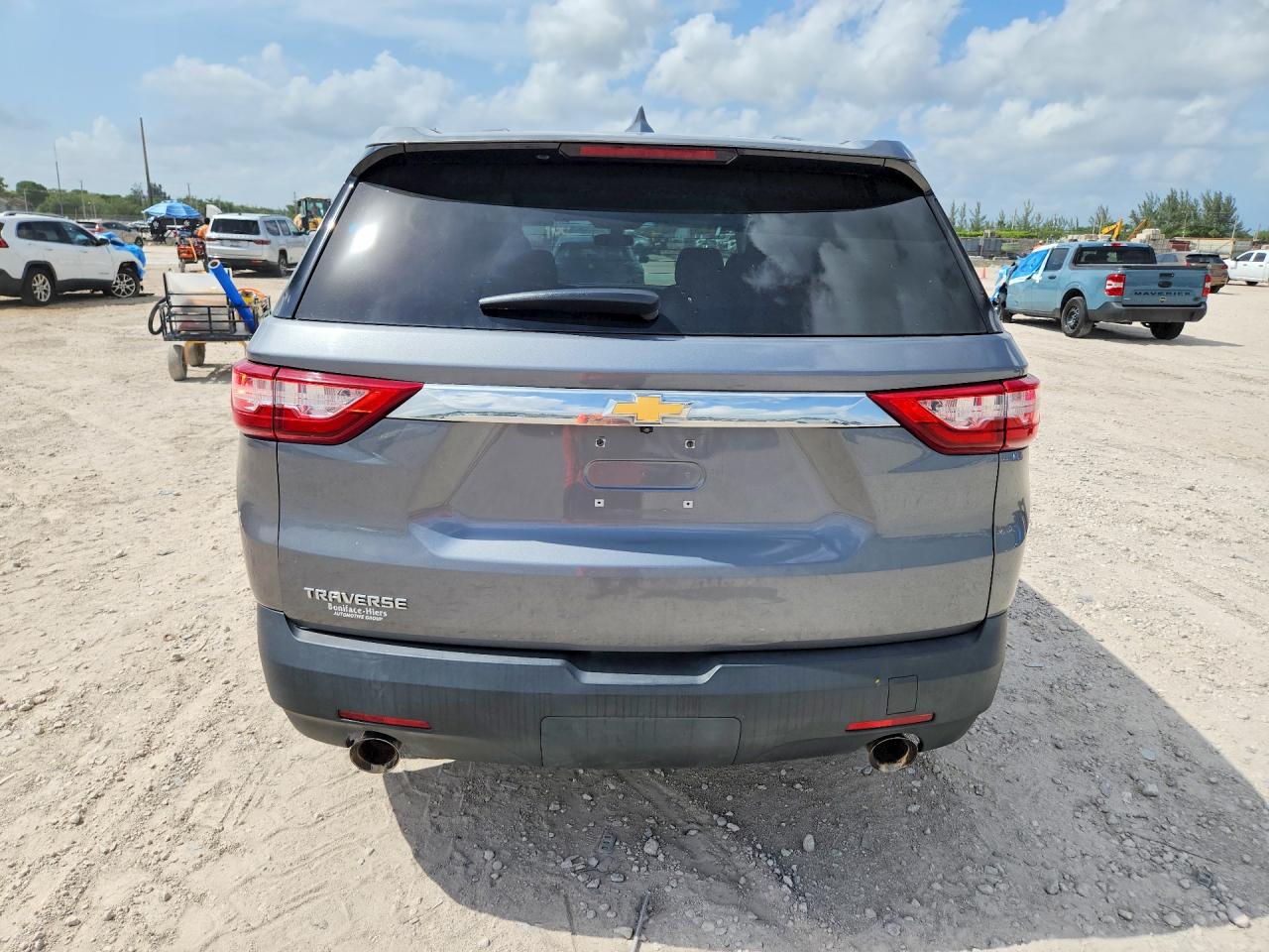 2019 Chevrolet Traverse Ls Серый vin: 1GNERFKW6KJ188298