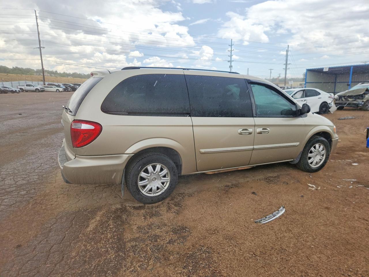 2007 Chrysler Town & Country Touring Gold vin: 2A4GP54L57R207134