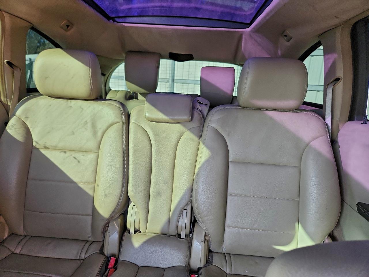 2012 Mercedes-benz R 350 4matic White vin: 4JGCB5HE6CA146210