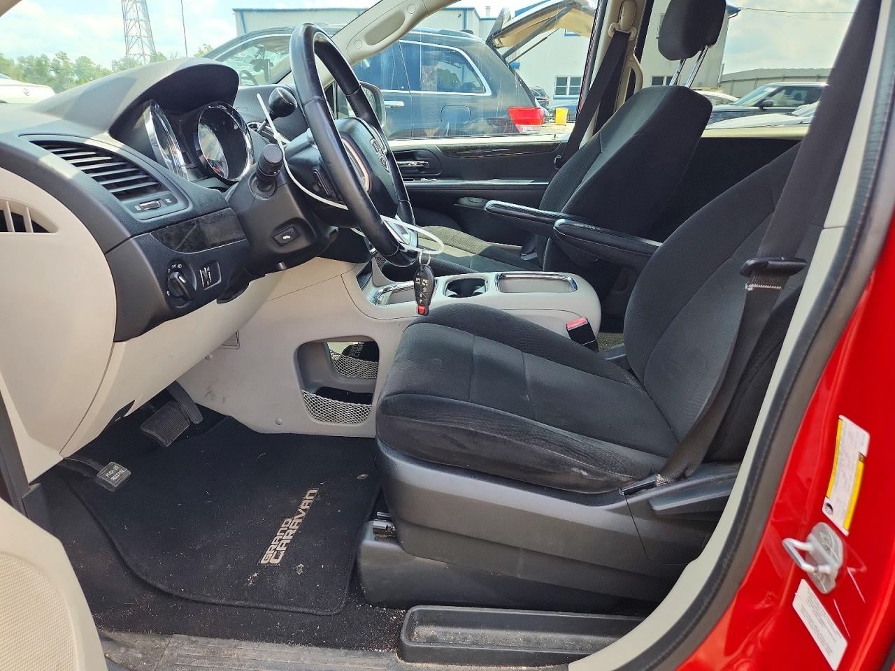 2012 Dodge Grand Caravan Sxt Red vin: 2C4RDGCG0CR210153