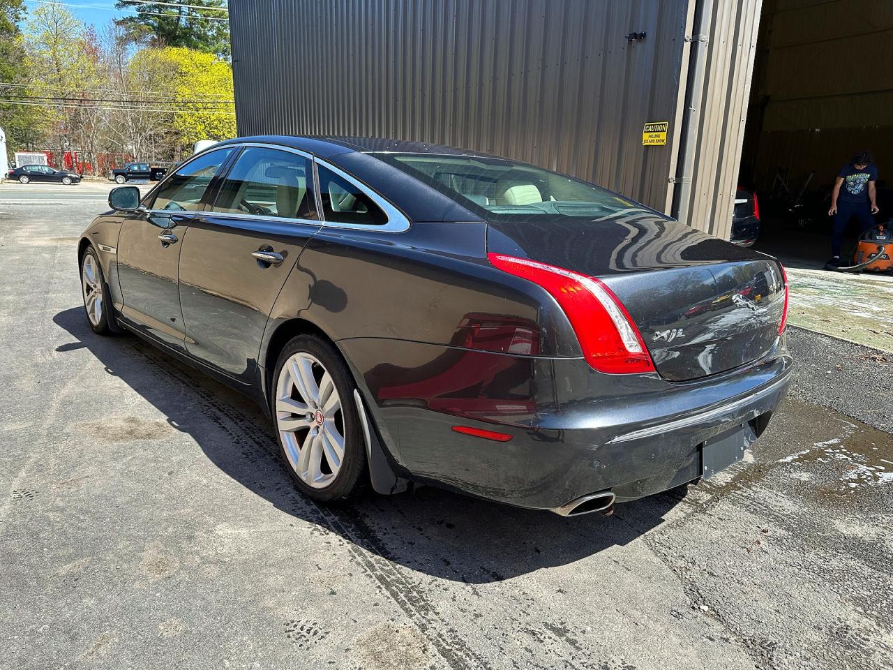 2011 Jaguar Xjl Серый vin: SAJWA2GB8BLV15633