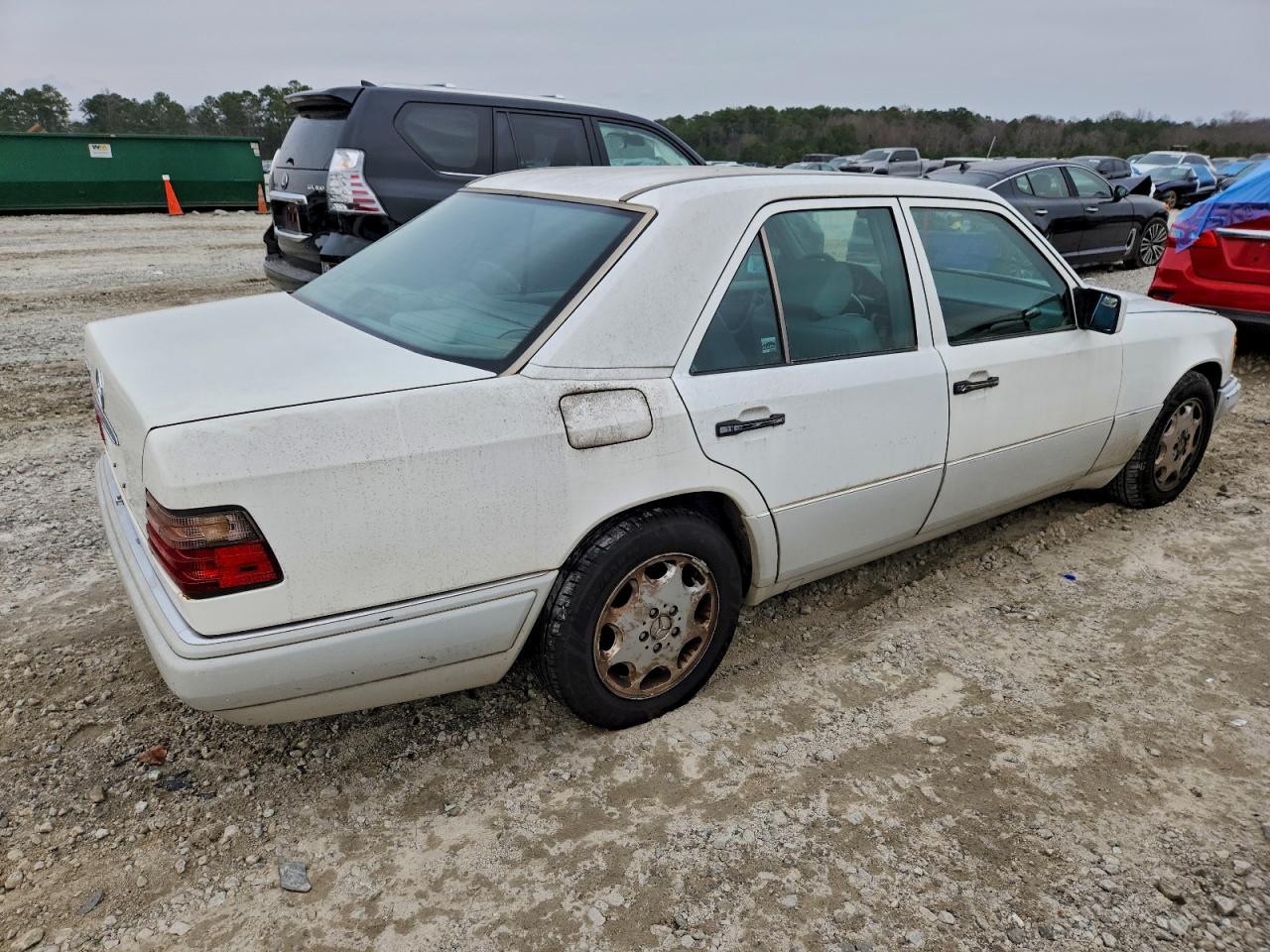 1994 Mercedes-benz E 320 White vin: WDBEA32EXRC038357