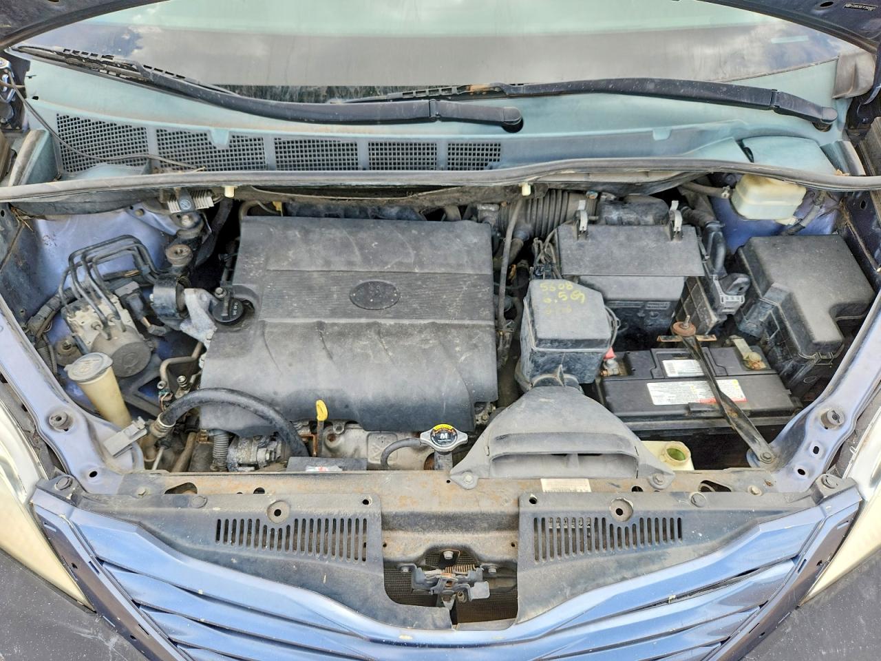 2015 Toyota Sienna Le Blue vin: 5TDKK3DC1FS604669