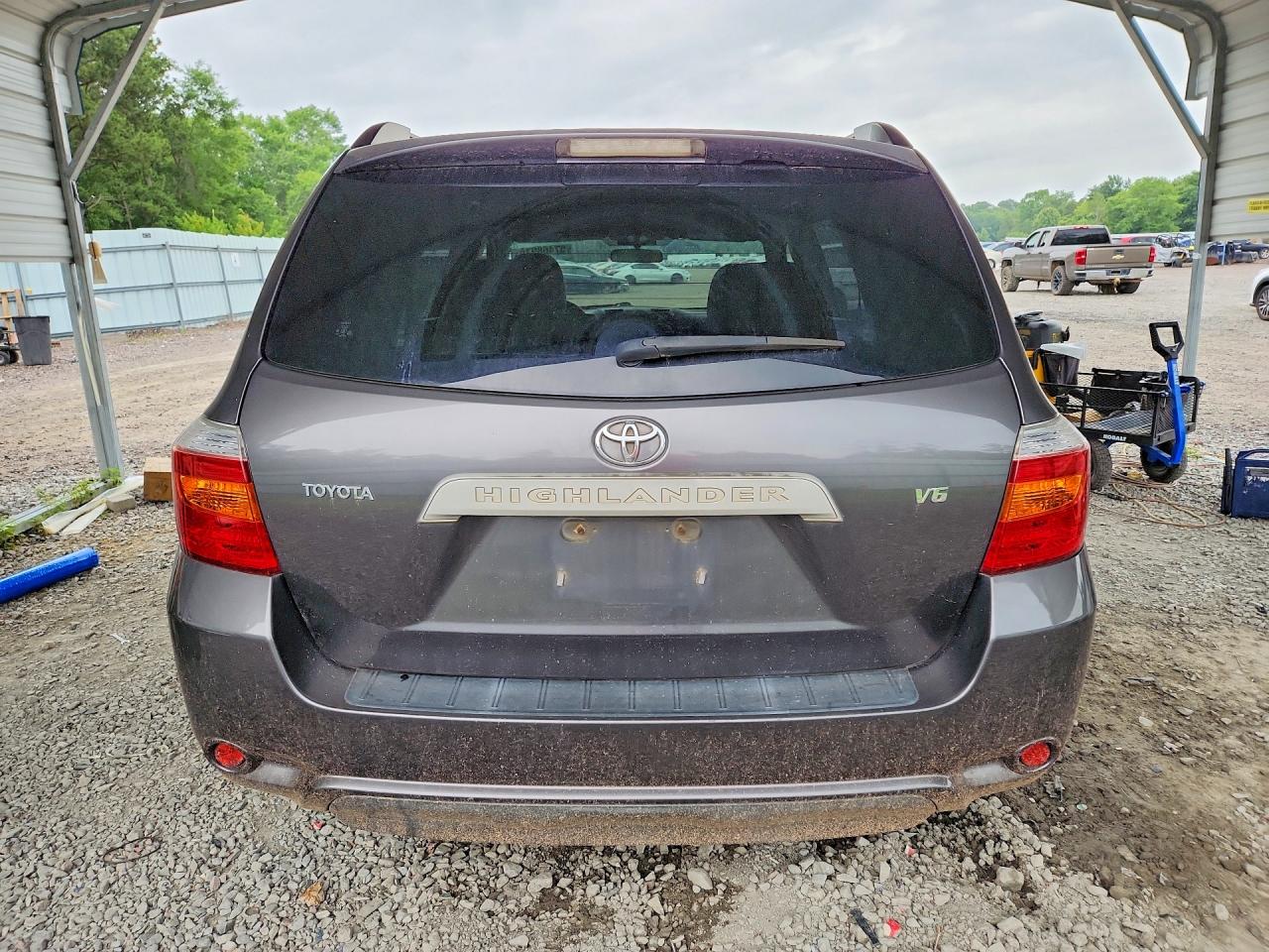 2008 Toyota Highlander Base Silver vin: JTEDS41A682053159