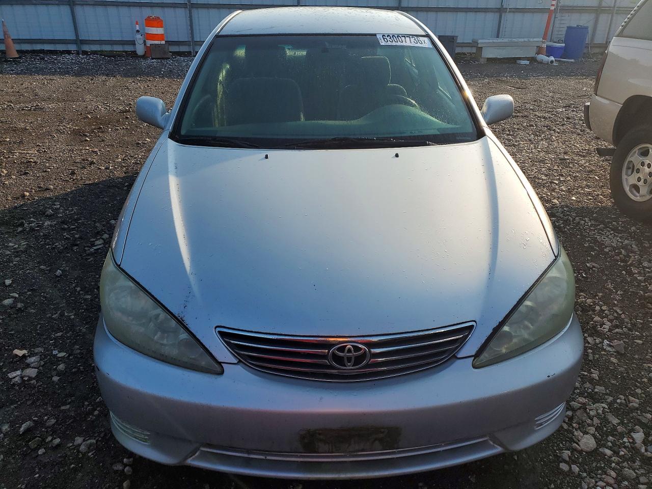 2005 Toyota Camry Le Silver vin: 4T1BE32K25U538754