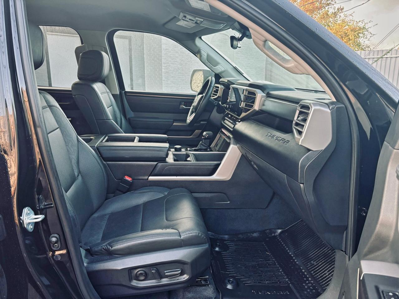 2024 Toyota Tundra Crewmax Sr5 Черный vin: 5TFLA5BC2RX003453