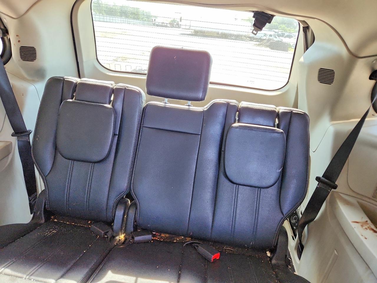 2015 Chrysler Town & Cntry Silver vin: 2C4RC1CG9FR742067
