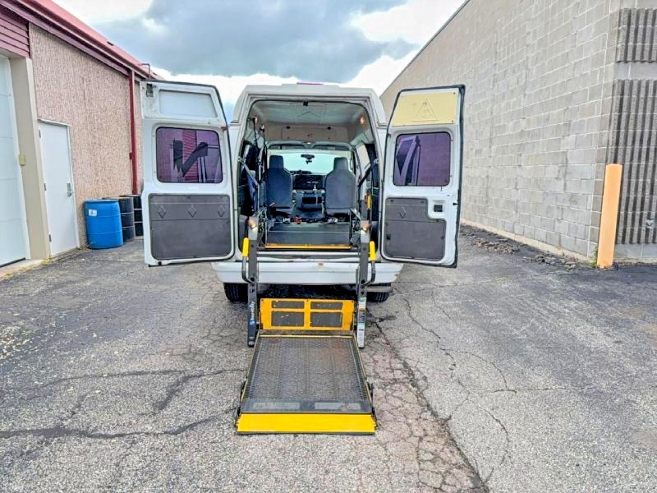 2014 Ford Econoline E250 Van White vin: 1FTNE2EW0EDB18825